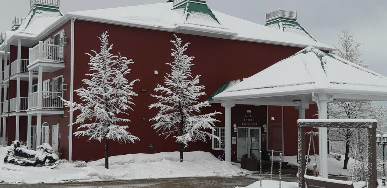 Les Pavillons Du Petit Manoir Du Casino Hotel La Malbaie Bagian luar foto