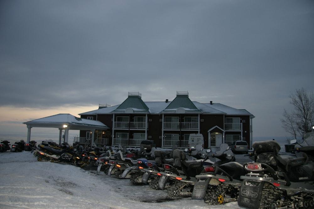Les Pavillons Du Petit Manoir Du Casino Hotel La Malbaie Bagian luar foto