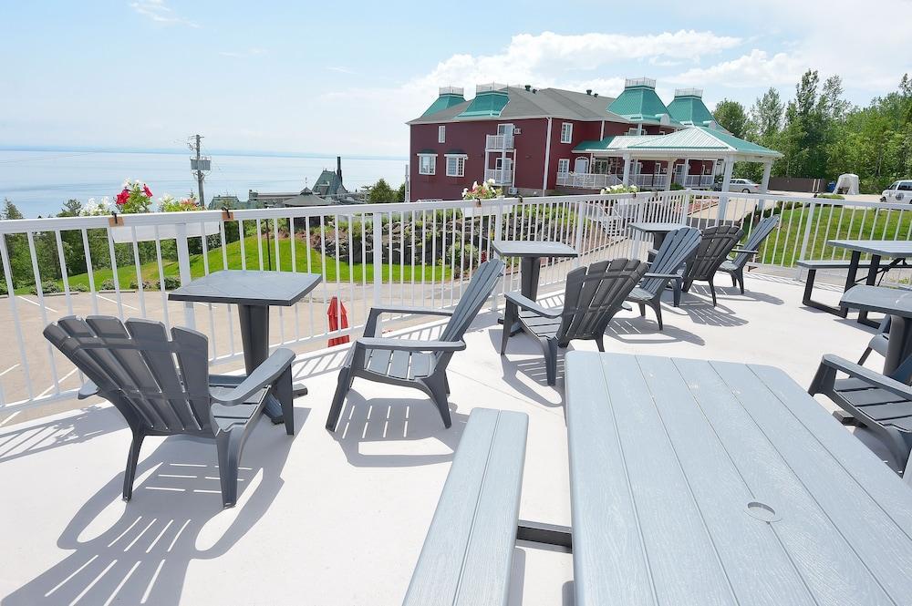 Les Pavillons Du Petit Manoir Du Casino Hotel La Malbaie Bagian luar foto