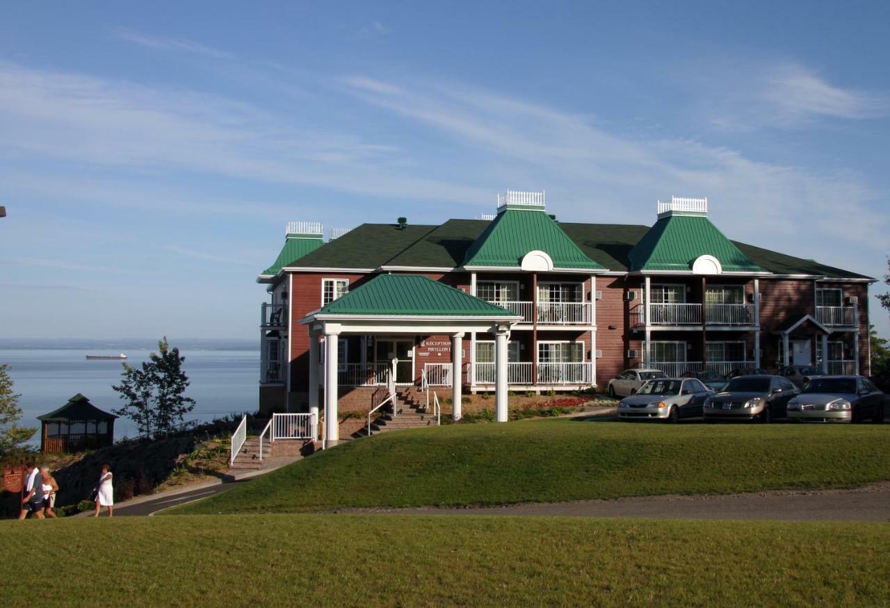 Les Pavillons Du Petit Manoir Du Casino Hotel La Malbaie Bagian luar foto