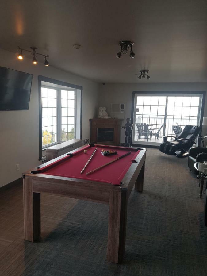 Les Pavillons Du Petit Manoir Du Casino Hotel La Malbaie Bagian luar foto