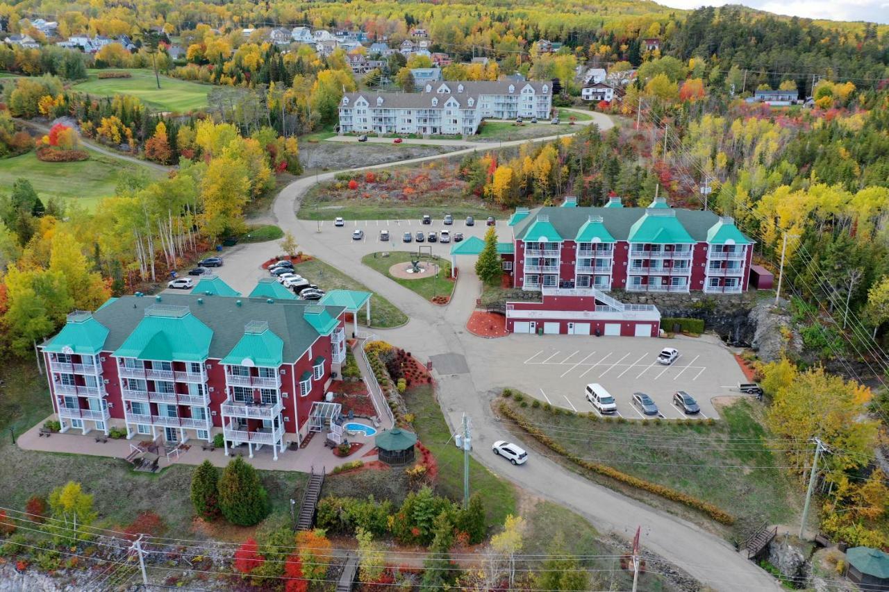 Les Pavillons Du Petit Manoir Du Casino Hotel La Malbaie Bagian luar foto