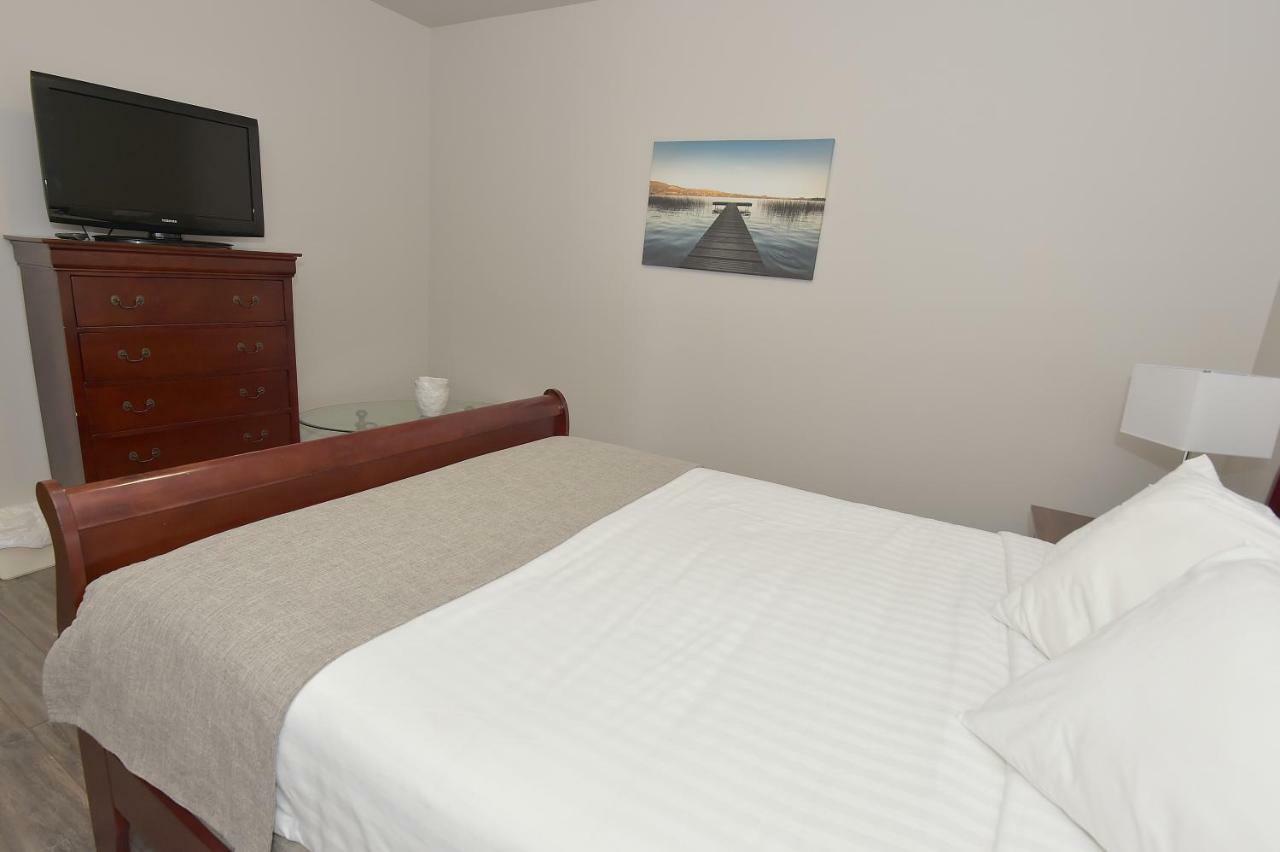 Les Pavillons Du Petit Manoir Du Casino Hotel La Malbaie Bagian luar foto