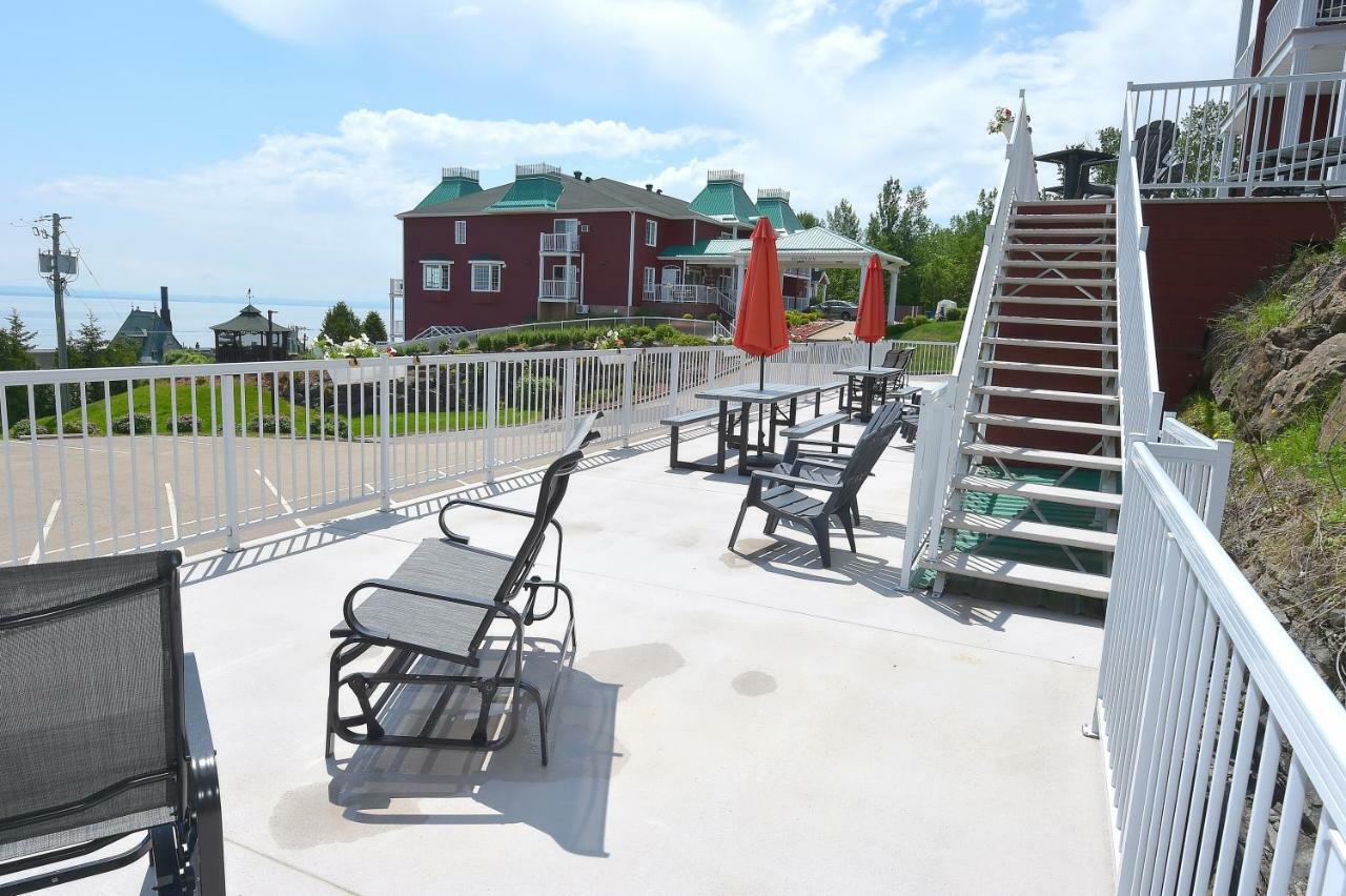 Les Pavillons Du Petit Manoir Du Casino Hotel La Malbaie Bagian luar foto
