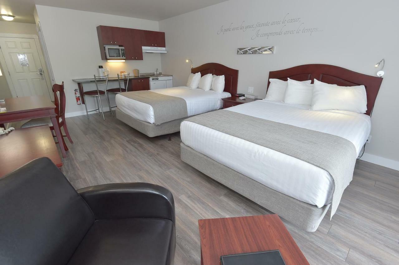 Les Pavillons Du Petit Manoir Du Casino Hotel La Malbaie Bagian luar foto