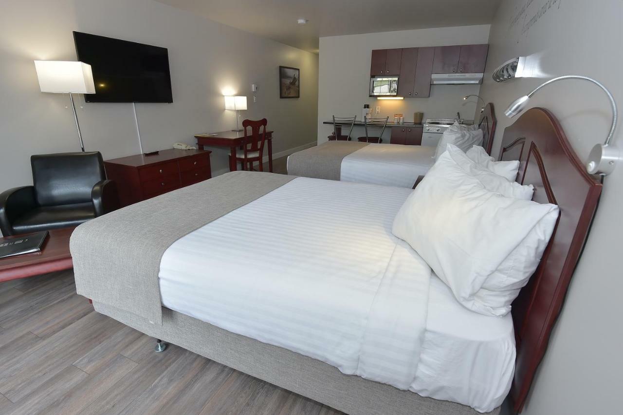 Les Pavillons Du Petit Manoir Du Casino Hotel La Malbaie Bagian luar foto